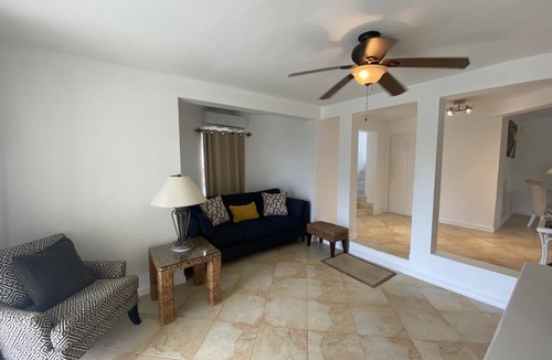 Mount Standfast House | Roomy Lower 3 Bedroom West Coast Property with Pool