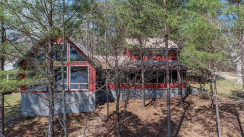 Double Springs House | Roost - Beautiful, Comfortable Home With No Steps And Private Suites