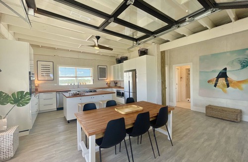 Hope Town House | Rooster Beach : Modern Beach Front Home