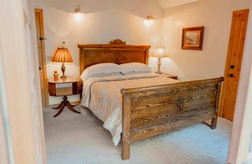 Idyllwild Villa | Root-Stone Lodge