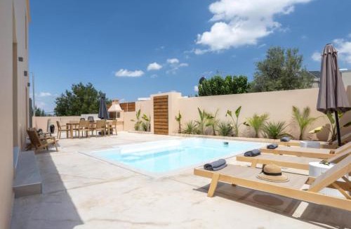 Skines Villa | Roots Villa