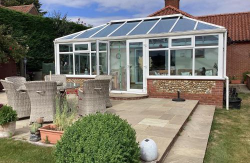 Melton Constable Bed & Breakfast | Roper Bungalow
