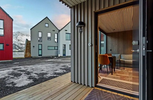 Henningsvaer Apartment | Rorbuleilighet i idylliske Henningsvær