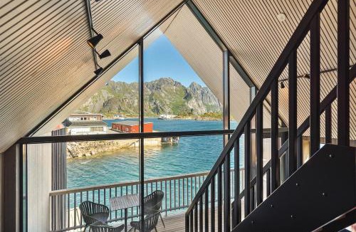 Henningsvaer Apartment | Rorbuleilighet Lysøysundet 1G