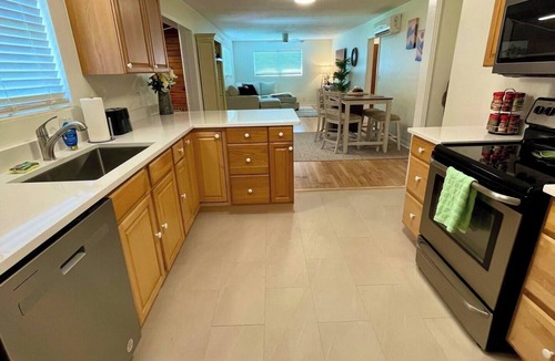 Williston House | Rosa Cottage-Entire House