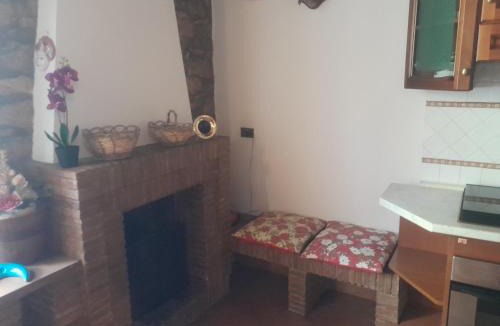 Castel Madama Apartment | rosa house
