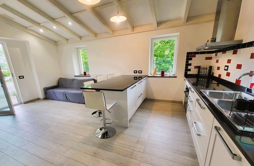 Villa Collemandina Villa | Rosalba, Private solar heated pool, walk restaurants, romantic, mountain views.