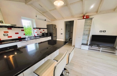Villa Collemandina Villa | Rosalba, Private solar heated pool, walk restaurants, romantic, mountain views.