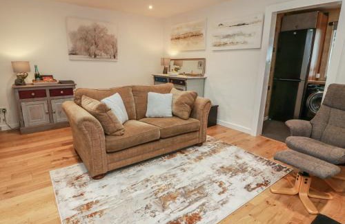 Irvine House | Rosalin Cottage