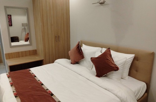 Sector 31 House | ROSASTAYS Gurugram Sec 31