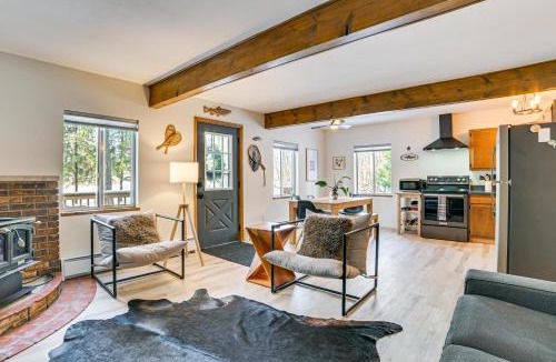 Higgins Lake House | Roscommon Chalet w/Hot Tub Near Higgins Lake!