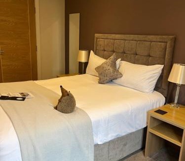 Lytchett Matravers Hotel | Rose and Crown