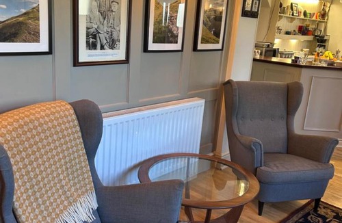 Middle Mayfield Bed & Breakfast | Rose and Crown House B&B