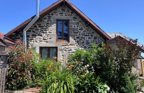 Saint-Pardoux-Corbier House | Rose Cottage