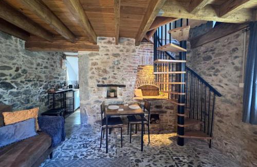 Saint-Pardoux-Corbier House | Rose Cottage