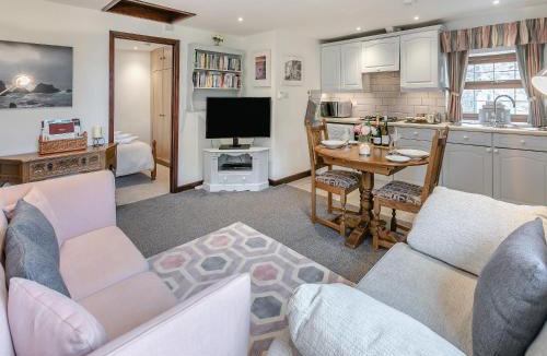 Hartland House | Rose Cottage