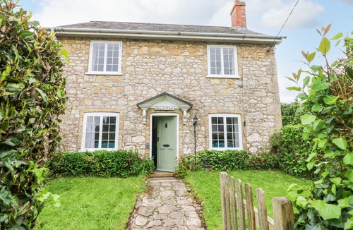 Freshwater Cottage | ROSE COTTAGE, pet friendly, country holiday cottage in Freshwater