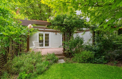 Masterton District Cottage | Rose Cottage - Tranquil retreat