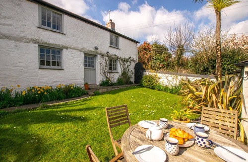 Helford House | Rose Cottage - Two Bedroom House, Sleeps 4