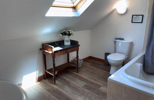 Le Mesnil-Gilbert House | Rose Cottage with seasonal Swimming Pool