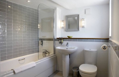 Warwick Town Centre Hotel | Rose & Crown