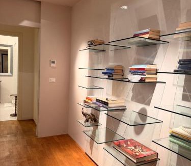 Monfalcone Apartment | Rose e Frutta - Silver Moon