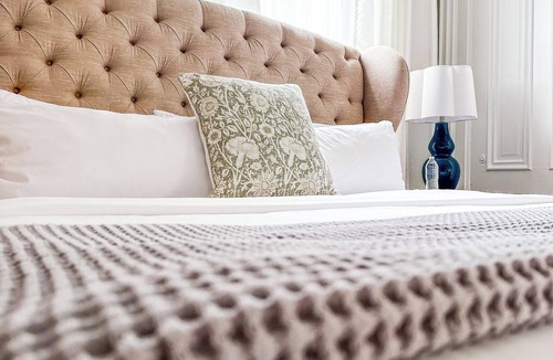 Versailles House | Rose Hill Inn