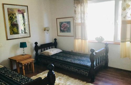 Pricelje House | Rose House