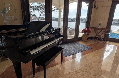 Destin Villa | Rose of Destin - Sleeps 12 - Mediterranean styling on 4-Prong Lake!