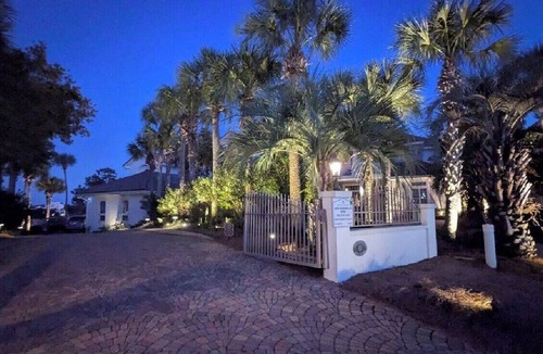 Destin Villa | Rose of Destin - Sleeps 12 - Mediterranean styling on 4-Prong Lake!