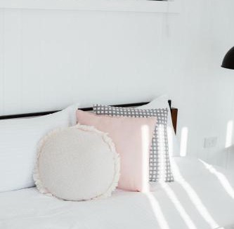 Grattai Cabin | Rose Quartz - 1 Bed with Mountain Views - Kundalini Lodge