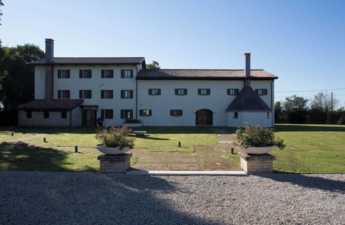 Spresiano House | Rose Room.