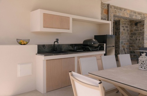 Stavromenos Villa | Rose Villa, Heated Pool, Gym & Family Play Areas