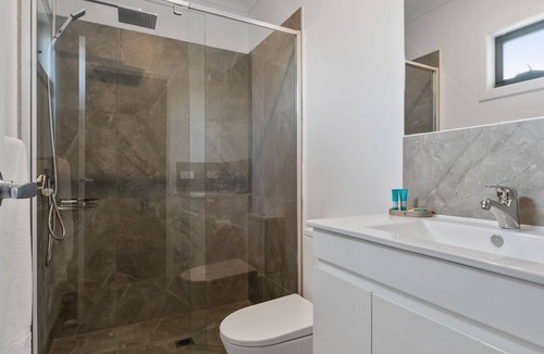 Rosebud House | Rosebud Beachside Gem