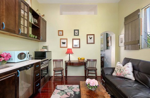 Carpinteria Cottage | Rosebud - Blooming Rose Farm