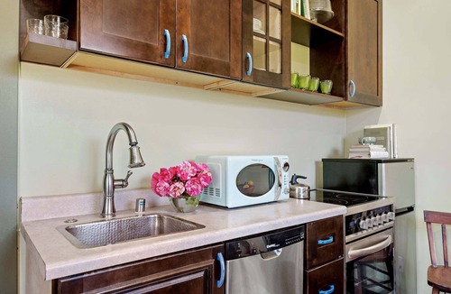 Carpinteria Cottage | Rosebud - Blooming Rose Farm