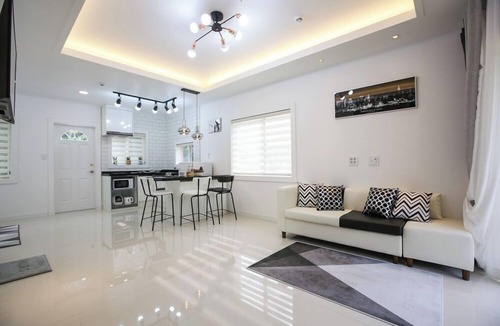 Seo Apartment | Rosedeil