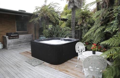 Kawaha Point House | Roselake Retreat