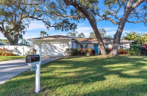 Harbor Bluffs House | Rosemary's Hacienda
