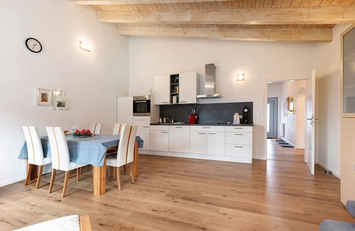 Heubach Apartment | Rosenstein Holiday Apartment – Central Location with Mountain Views and Balcony