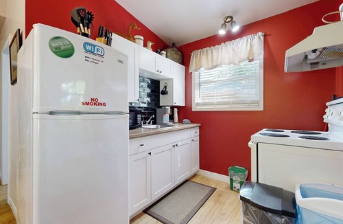 Shelburne Cottage | Roseway River Cottages