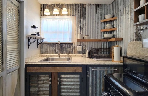 Medford Cottage | Rosewood Studio | Private Cottage Near Downtown