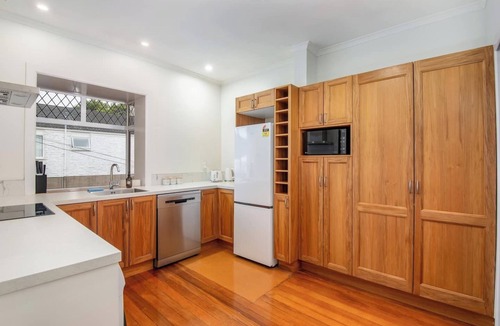 Dunedin House | Roslyn Charm: Large Character Home with Views