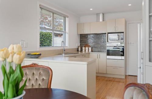 Roslyn Apartment | Roslyn Sanctuary Highgate Dunedin