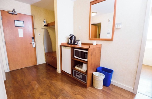 Rosslyn Hotel | Rosslyn Inn and Suites