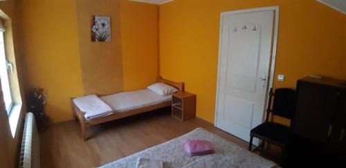 Borca Apartment | Rosso Apartments 2