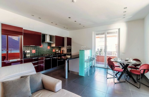 Colonno Apartment | Rosso Sunset