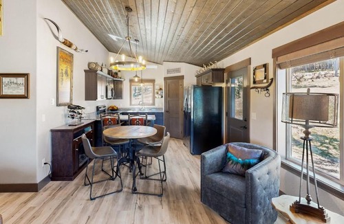 Sturgis House | Rost Place Round-Up