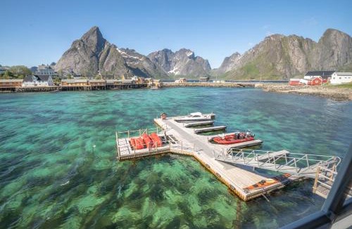 Hamnøya House | Rostad Retro Rorbuer