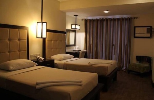 Downtown Tacloban Hotel | Rosvenil Hotel